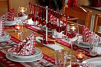 Christmas Table Decoration in Red and White 